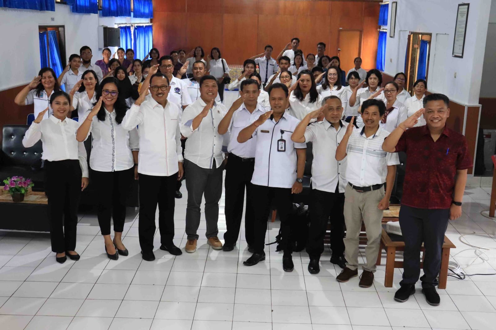 Dokumentasi dari - Sekda Suyasa Harap Guru PPKn Tumbuhkan Kebanggaan Diri