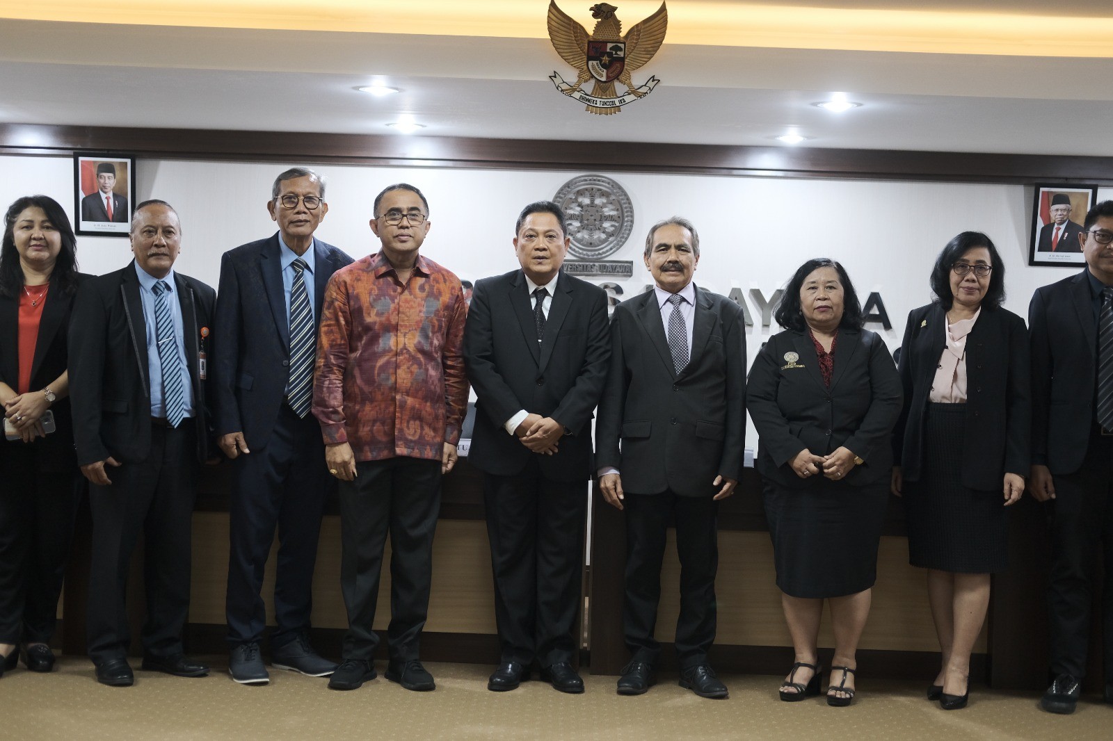 Dokumentasi dari - Rai Mantra Raih Gelar Doktor, Walikota Jaya Negara: Desertasinya Berikan Manfaat Bagi Kemajuan LPD 