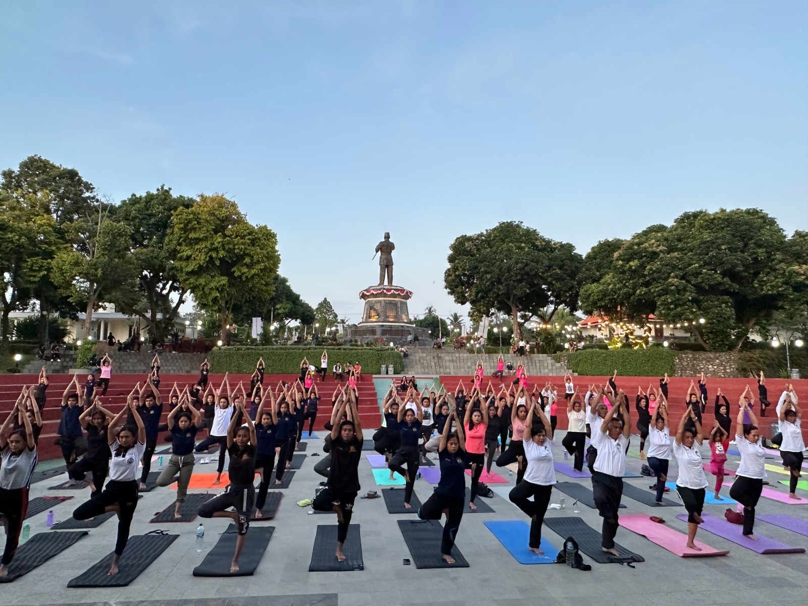 Dokumentasi dari - Yoga Melampaui Batas Wilayah Bharat