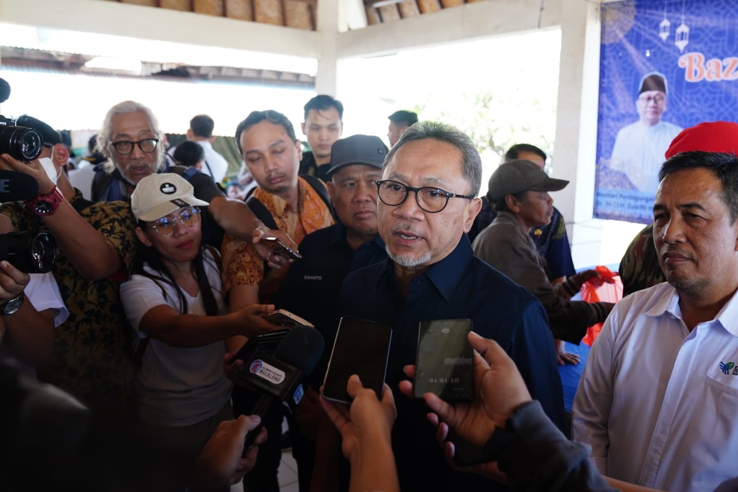 Dokumentasi dari - Mendag Zulkifli Hasan Meninjau Pasar Murah di Buleleng Bali