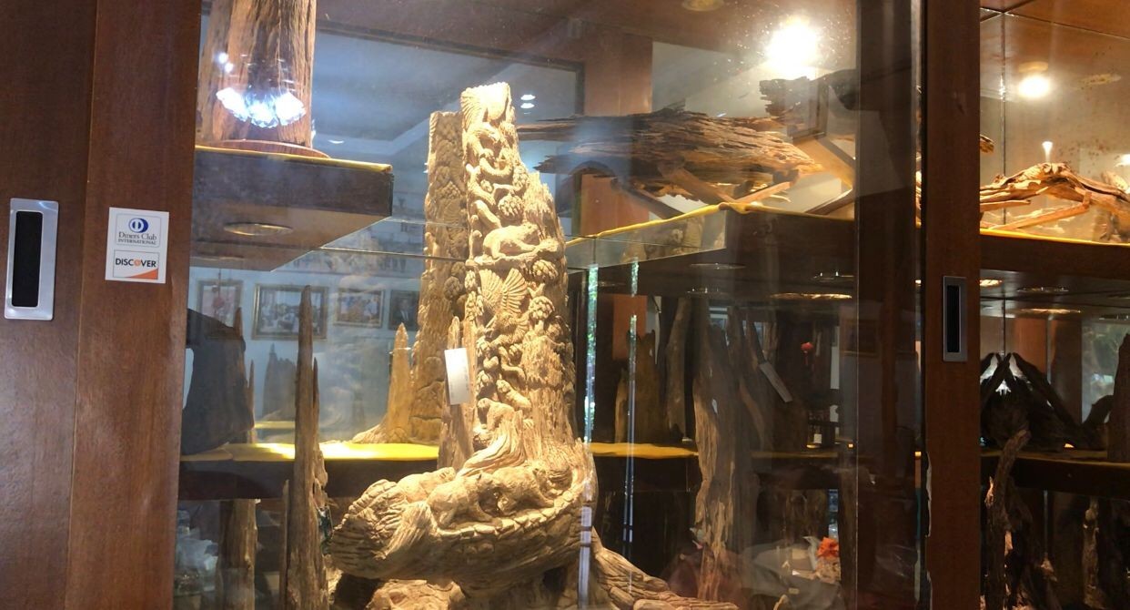 Dokumentasi dari - Chandra Salim Collects Mountain-Carved Agarwood Telling Stories About Life