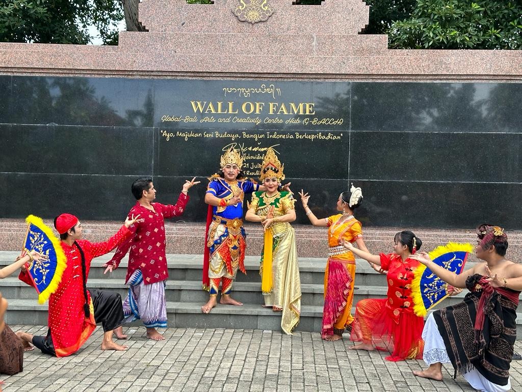 Dokumentasi dari - Kolaborasi Mahasiswa ISI Denpasar - SVCC Bali: Drama Tari Berbahasa Inggris The Blessing of Visvapujita