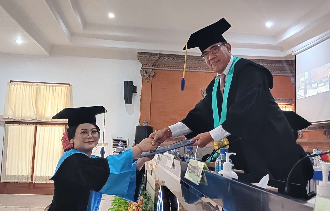 Dokumentasi dari - Parwati Asih Kepsek SMK TN Denpasar Raih Gelar Doktor di Undiksha Singaraja