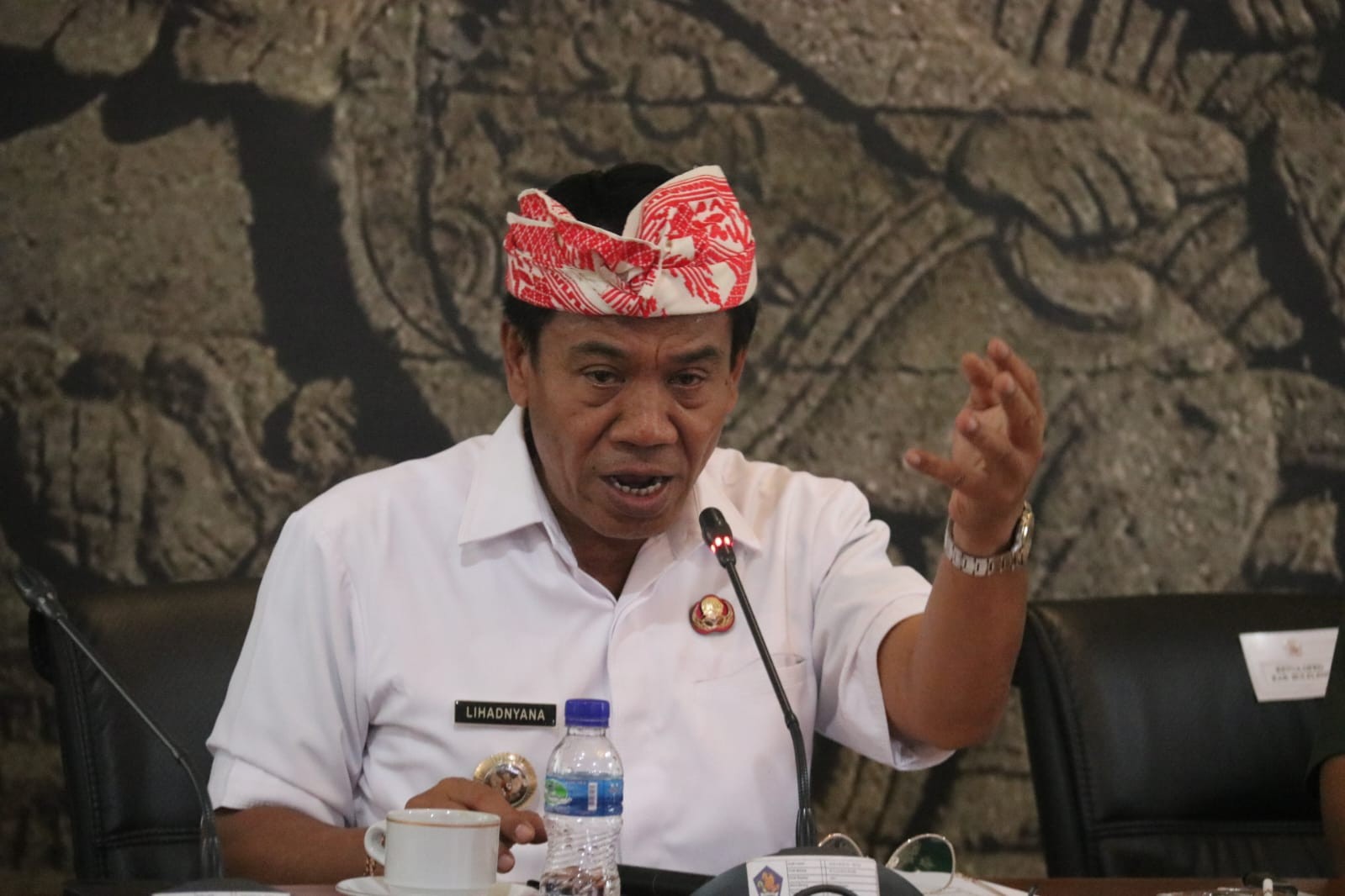 Dokumentasi dari - PJ Bupati Lihadnyana Bertekad Tuntaskan Kemiskinan Ekstrem Dengan Bedah Rumah
