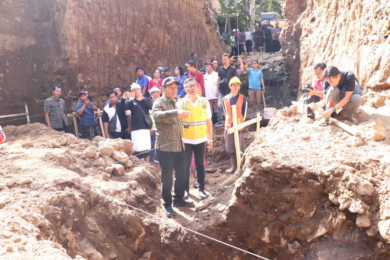 Dokumentasi dari - Jembatan Bakung Sukasada Amblas Sejak Januari, Mulai Dikerjakan