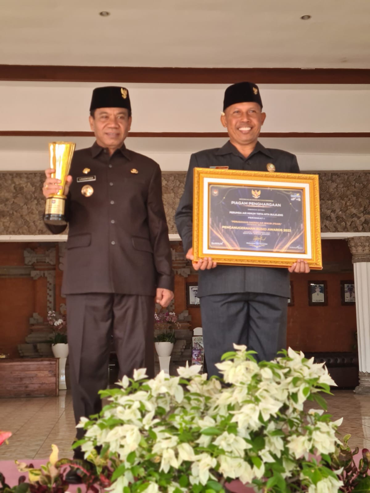 Dokumentasi dari - Perdana dari Kemendagri RI, Perumda Tirta Hita Buleleng Jawara BUMD Awards 2023