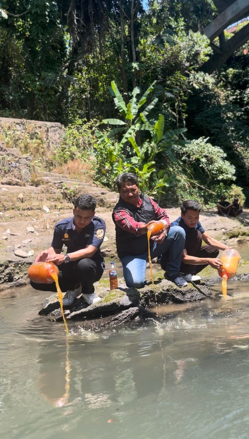 Dokumentasi dari - Aksi Nyata Semeton Jegeg Bagus Gianyar terhadap Pariwisata