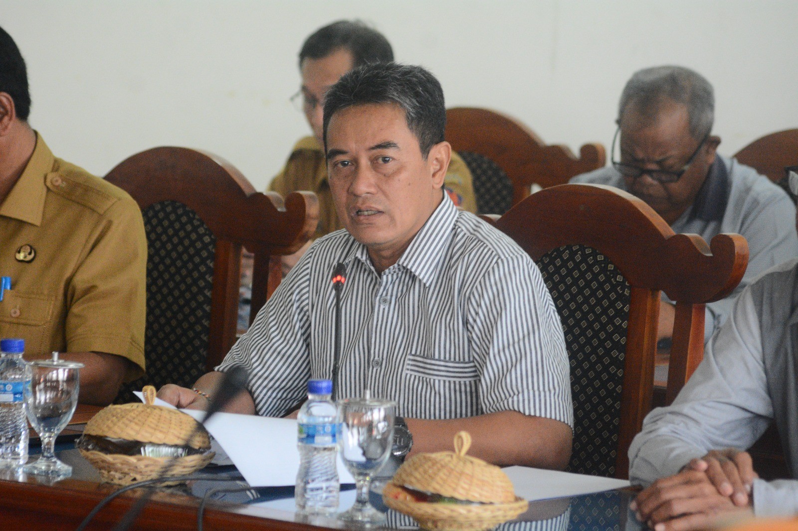 Dokumentasi dari - Dewan Dan Eksekutif Sepakati Biaya Retribusi Jasa Umum Pelayanan Kesehatan Bagi WNA Naik 150 Persen