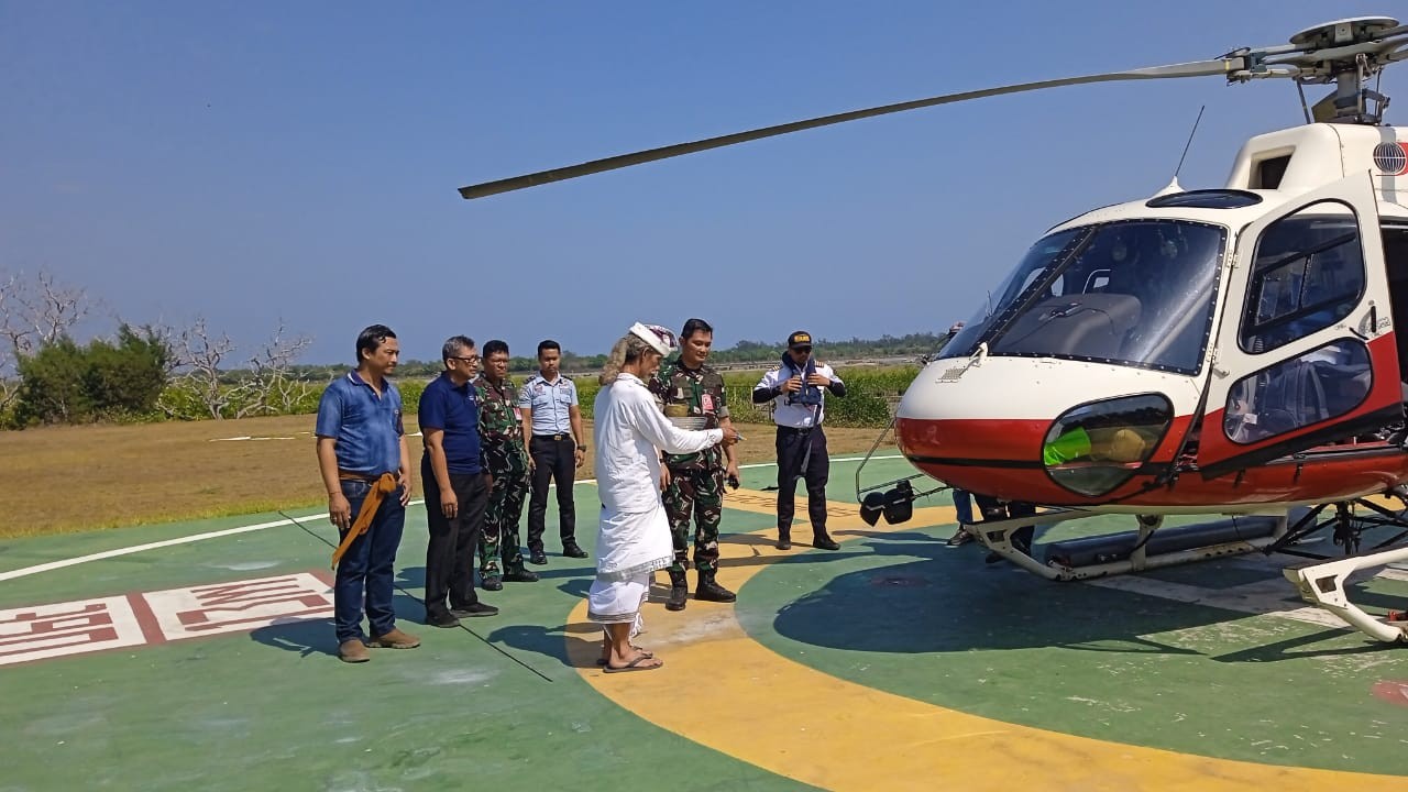 Dokumentasi dari - BNPB Kirimkan Helikopter Dukung Water Bombing Padamkan Kebakaran TPA Suwung