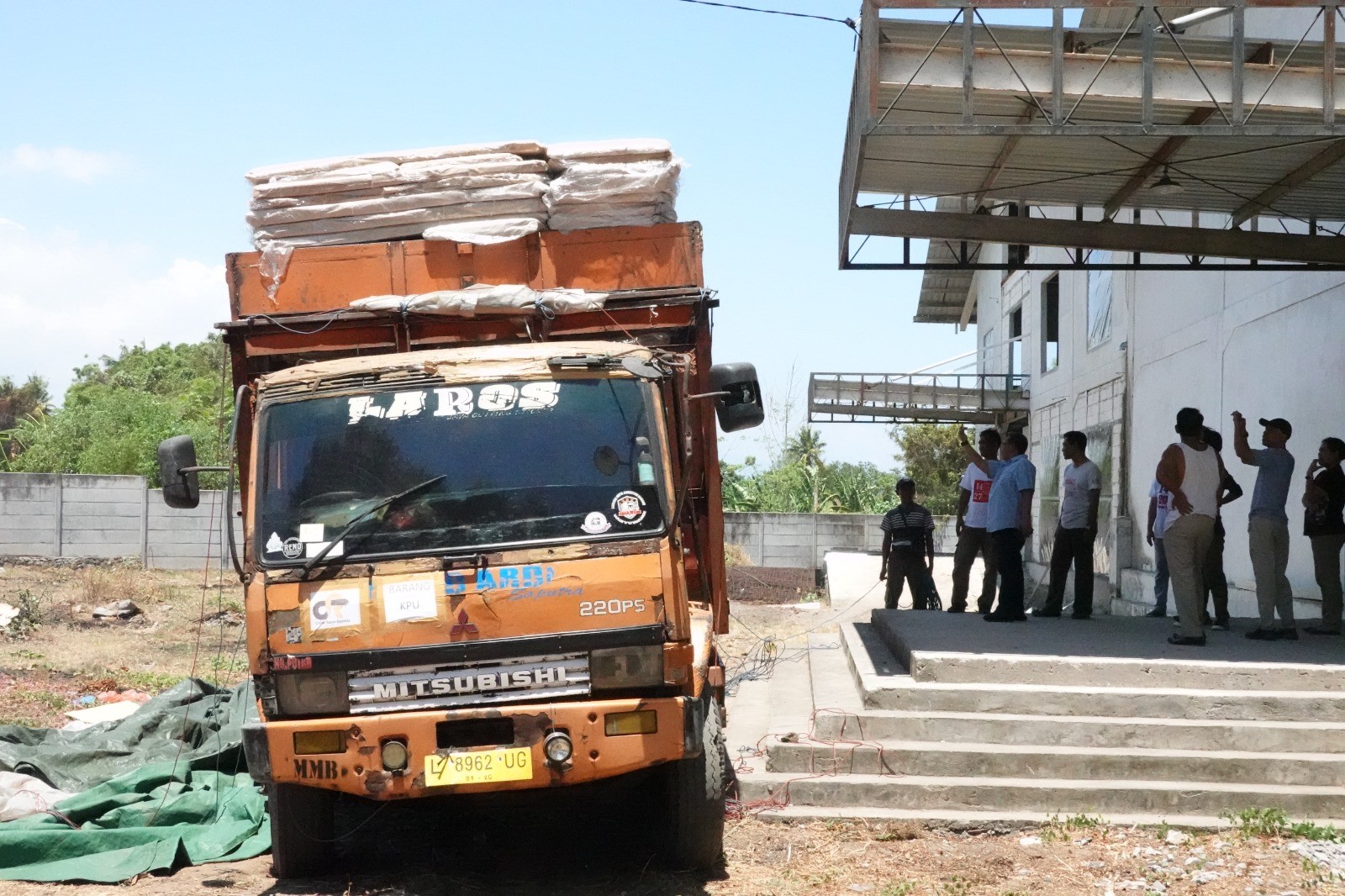 Dokumentasi dari - KPU Buleleng Mulai Menerima Logistik Pemilu 2024 