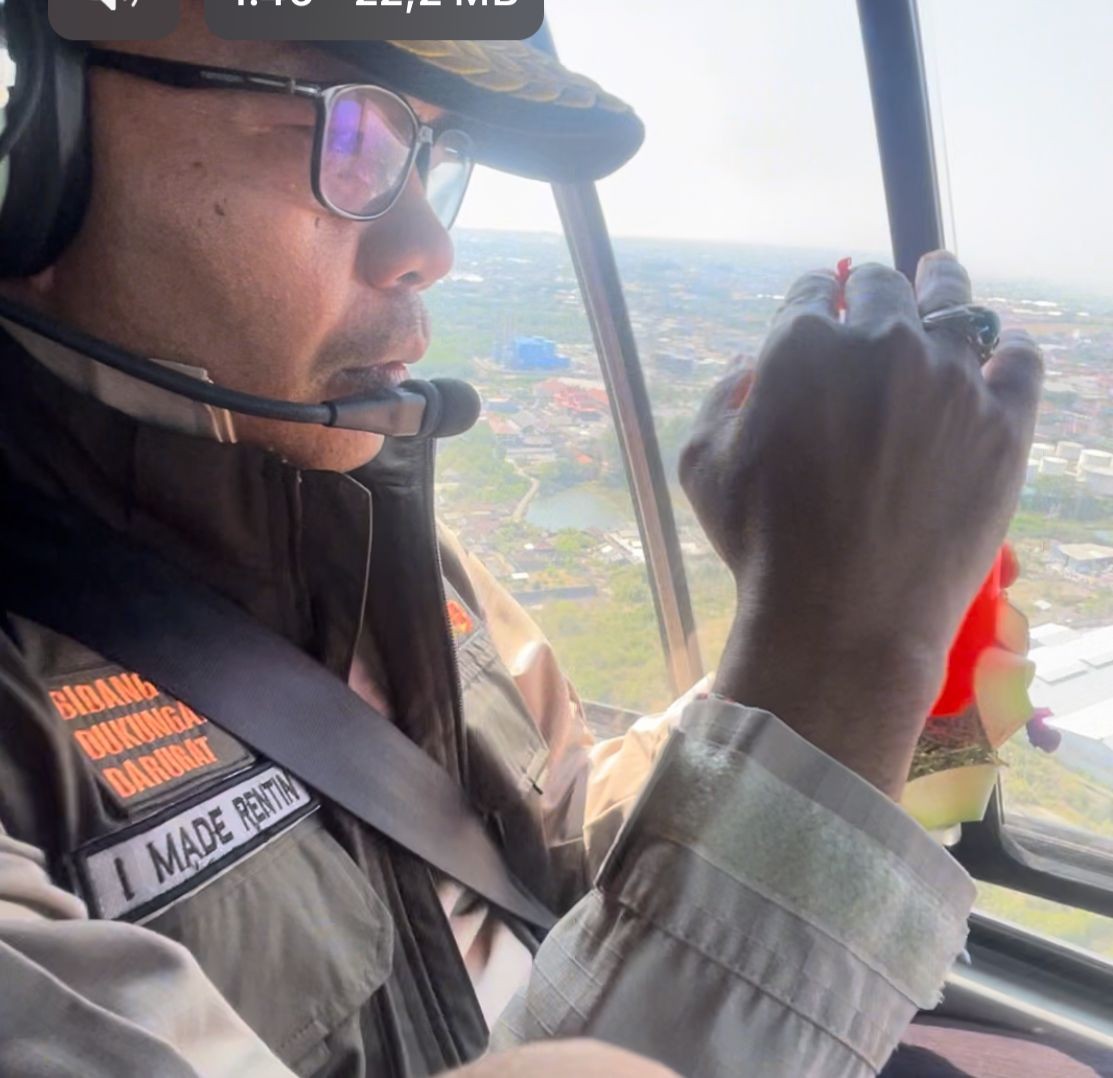 Dokumentasi dari - Upaya Niskala Ditempuh Kalaksa BPBD Bali, Percikkan Tirta dari Atas TPA Suwung