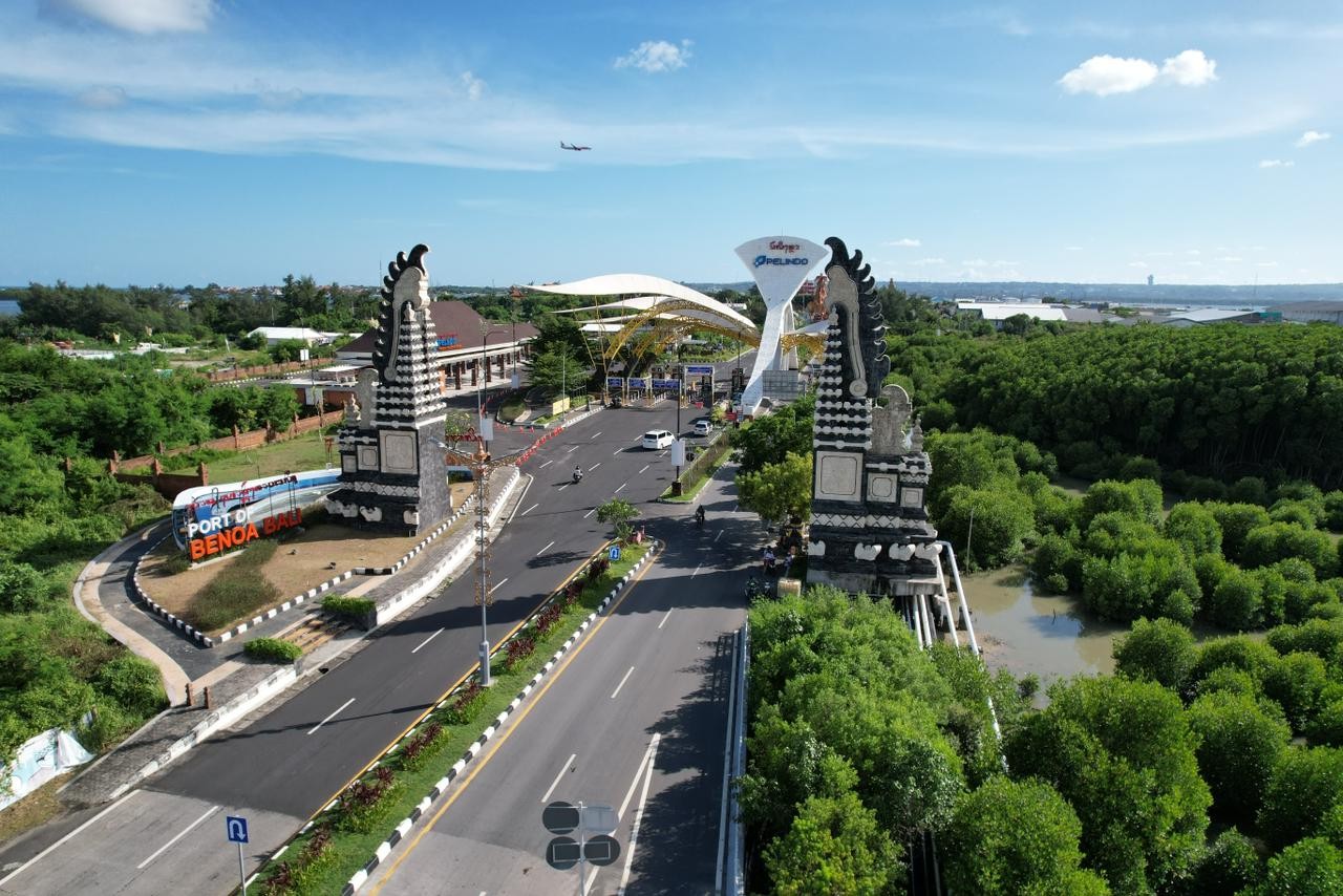 Dokumentasi dari - Kebakaran TPA Suwung, Pelindo Benoa Pastikan Aktivitas dan Operasional Pelabuhan Normal