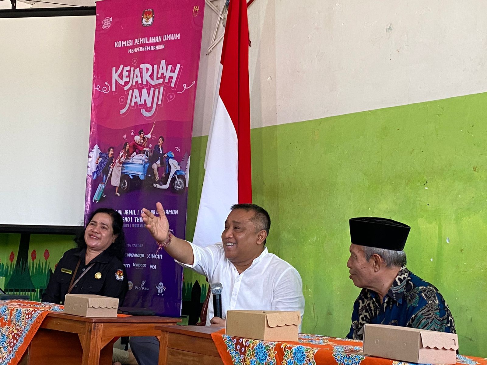 Dokumentasi dari - KPU Goes to Pesantren pada Hari Santri, KPU Buleleng Gelar Nonton Bareng Film Kejarlah Janji