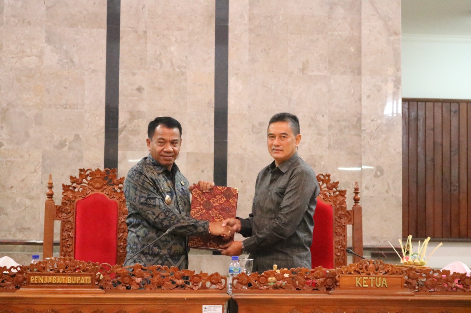 Dokumentasi dari - Fraksi DPRD Buleleng Dorong Pembahasan APBD  Tahun Anggaran 2024 Untuk Dilanjutkan Hingga Menjadi Perda