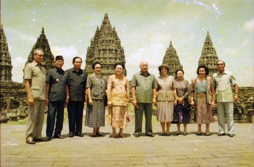 Dokumentasi dari - Alumni UGM Mantan Dirjen Kebudayaan IGN Anom, Warisan untuk Anak Cucu 