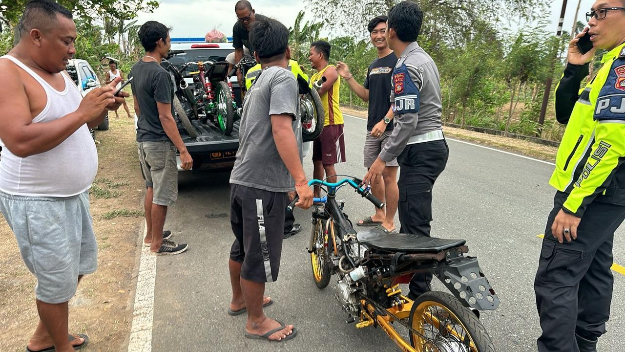 Dokumentasi dari - Polantas Resort Buleleng,  Gerebeg Trek-trekan Dijalur Bali Barat Sumber Klampok, Gerokgak