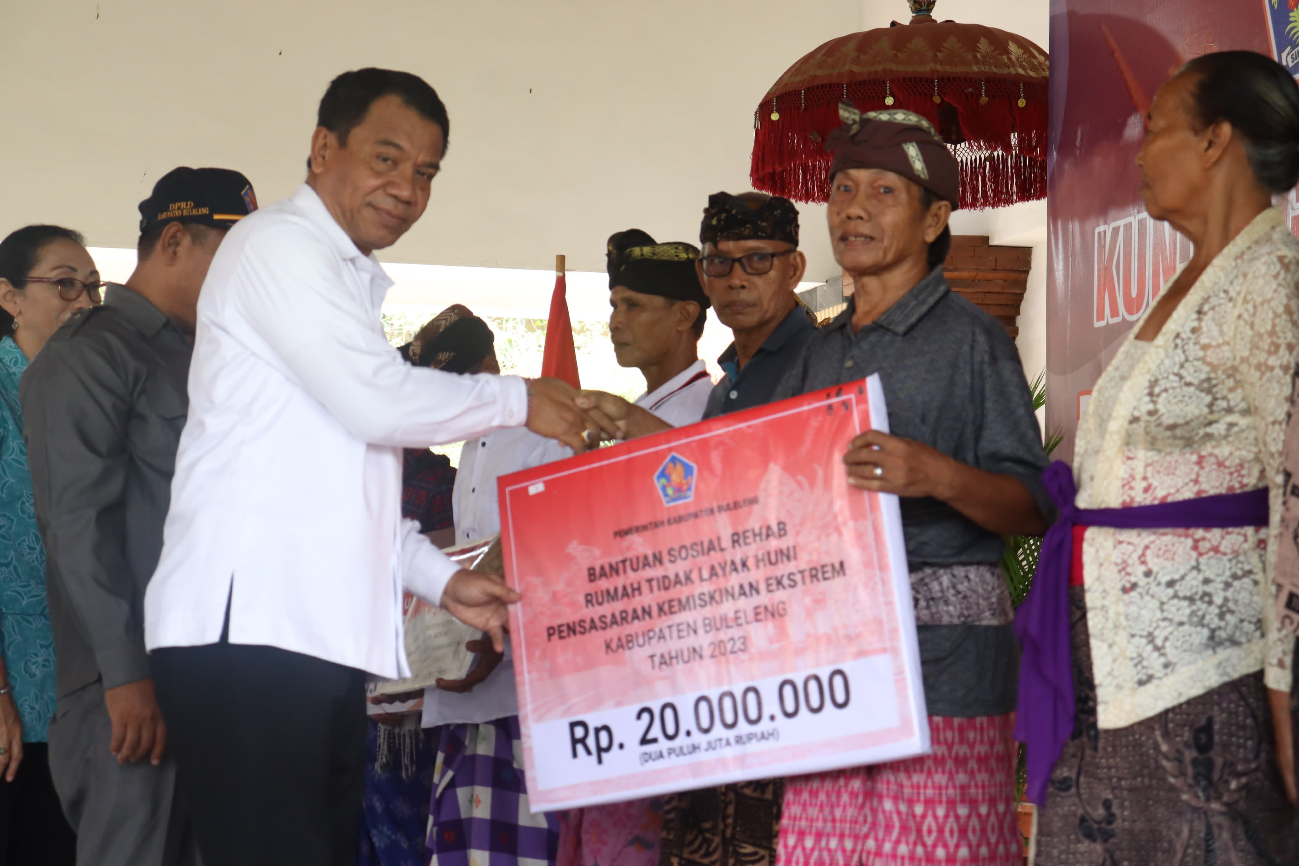 Dokumentasi dari - Pj Bupati Lihadnyana : Angka Pengangguran di Buleleng Turun dari 5,2% Menjadi 3,6%