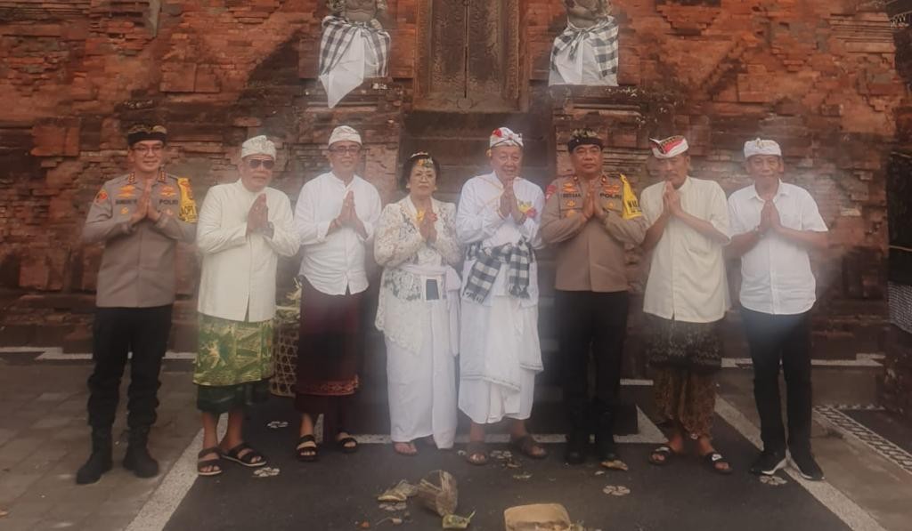 Dokumentasi dari - Ngadegang Cok Rat sebagai Penglingsir Puri Satria/Puri Agung Denpasar 