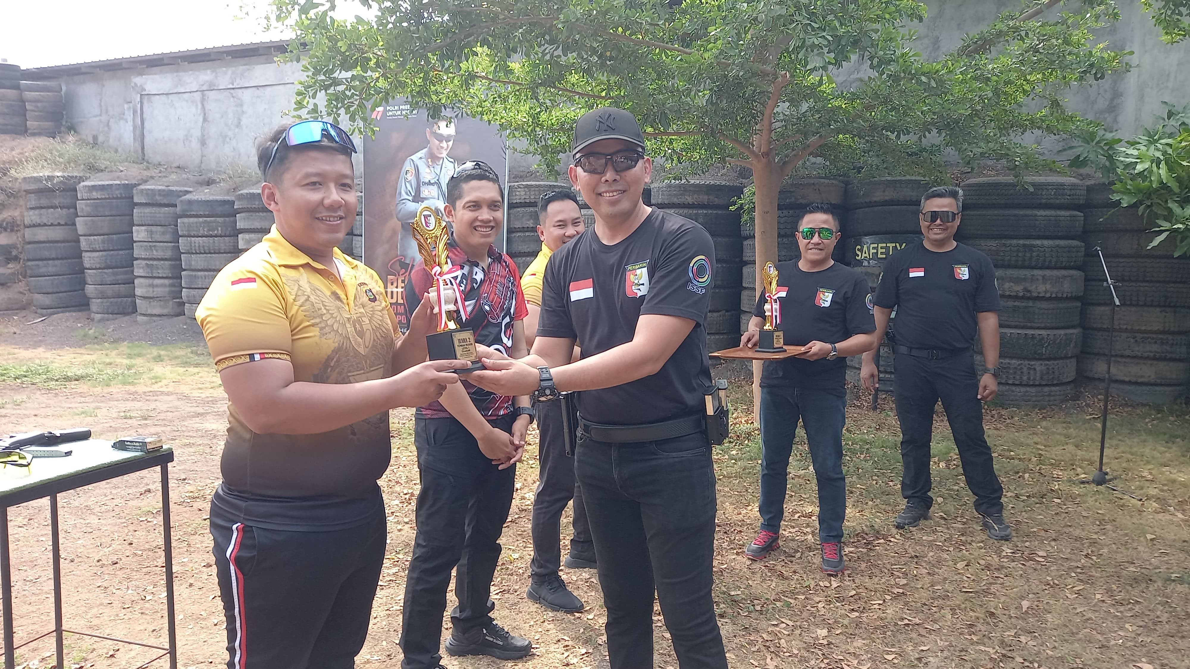 Dokumentasi dari - Waka Polres Buleleng Membuka Lomba Menembak Perbakin Cup V, Gusti Agung Putu Maha Putra Juara I