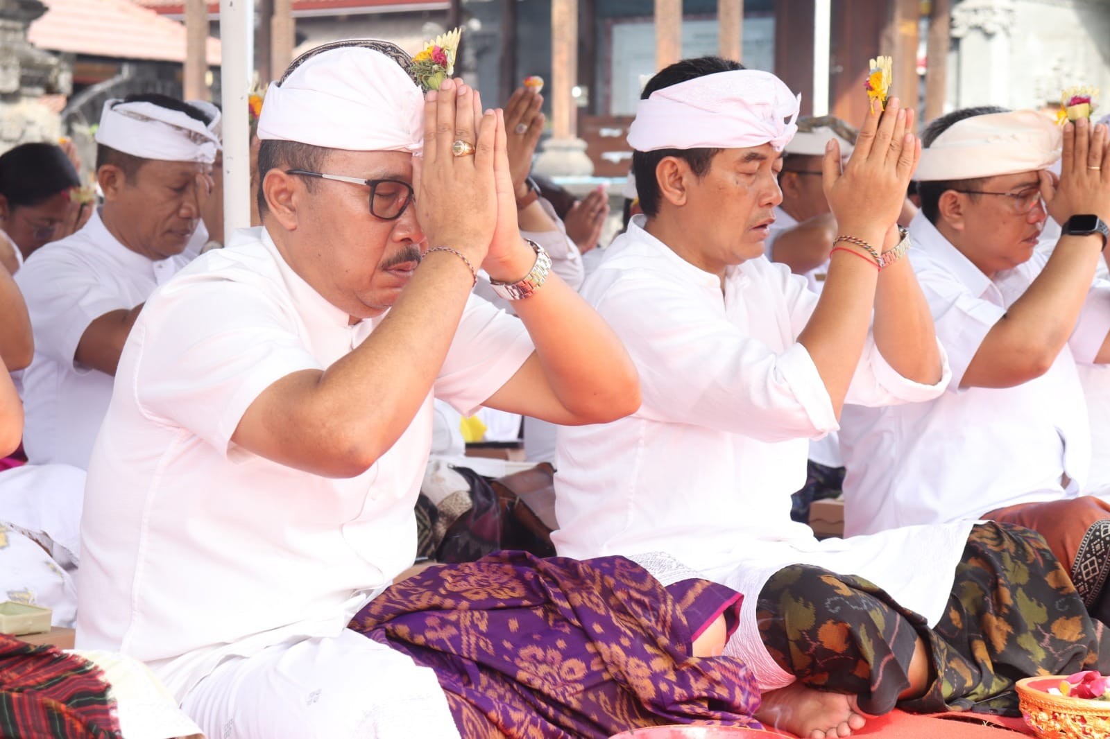 Dokumentasi dari - Sambut Masa Kampanye, Pemkab Buleleng Gelar Persembahyangan Bersama