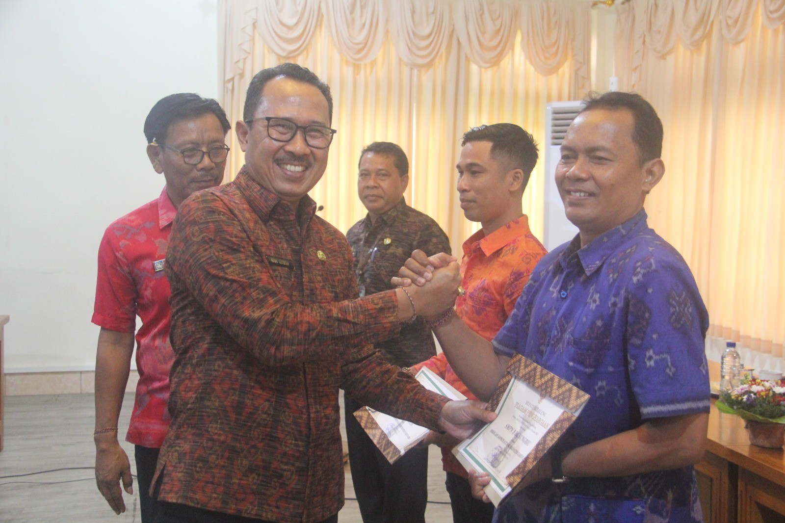 Dokumentasi dari - Sekda Suyasa Dorong 32 Sekolah Peraih Adiwiyata Kabupaten Naik Level Menuju Adiwiyata Provinsi