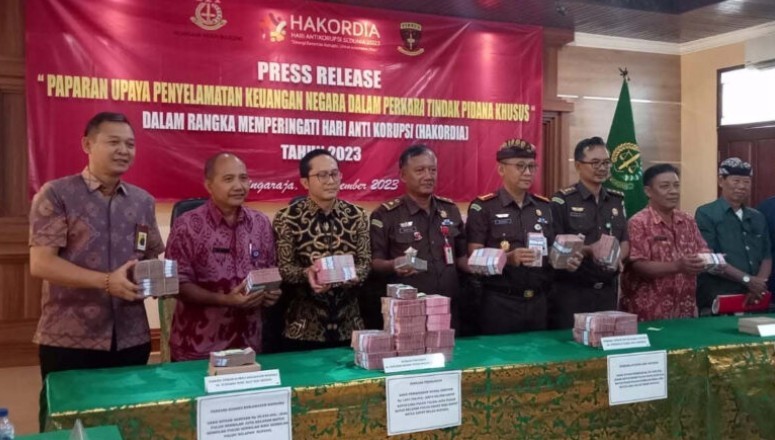 Dokumentasi dari - Kejari Buleleng Ungkap Kasus Tipikor, Selamatkan Uang Negara Rp.153 Miliar Lebih