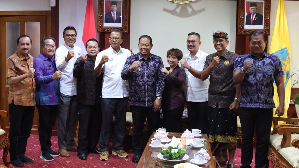 Dokumentasi dari - Pariwisata Bali; Rencana Pengembangan LRT, Ketegangan Global