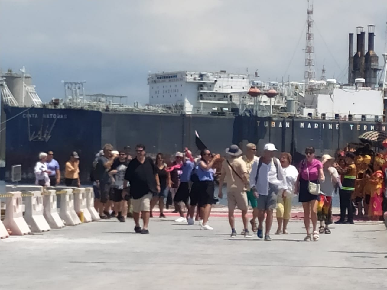 Dokumentasi dari - Dispar Siapkan Paket Bali Aga Untuk Tarik Lebih Banyak Wisatawan Kapal Pesiar ke Buleleng