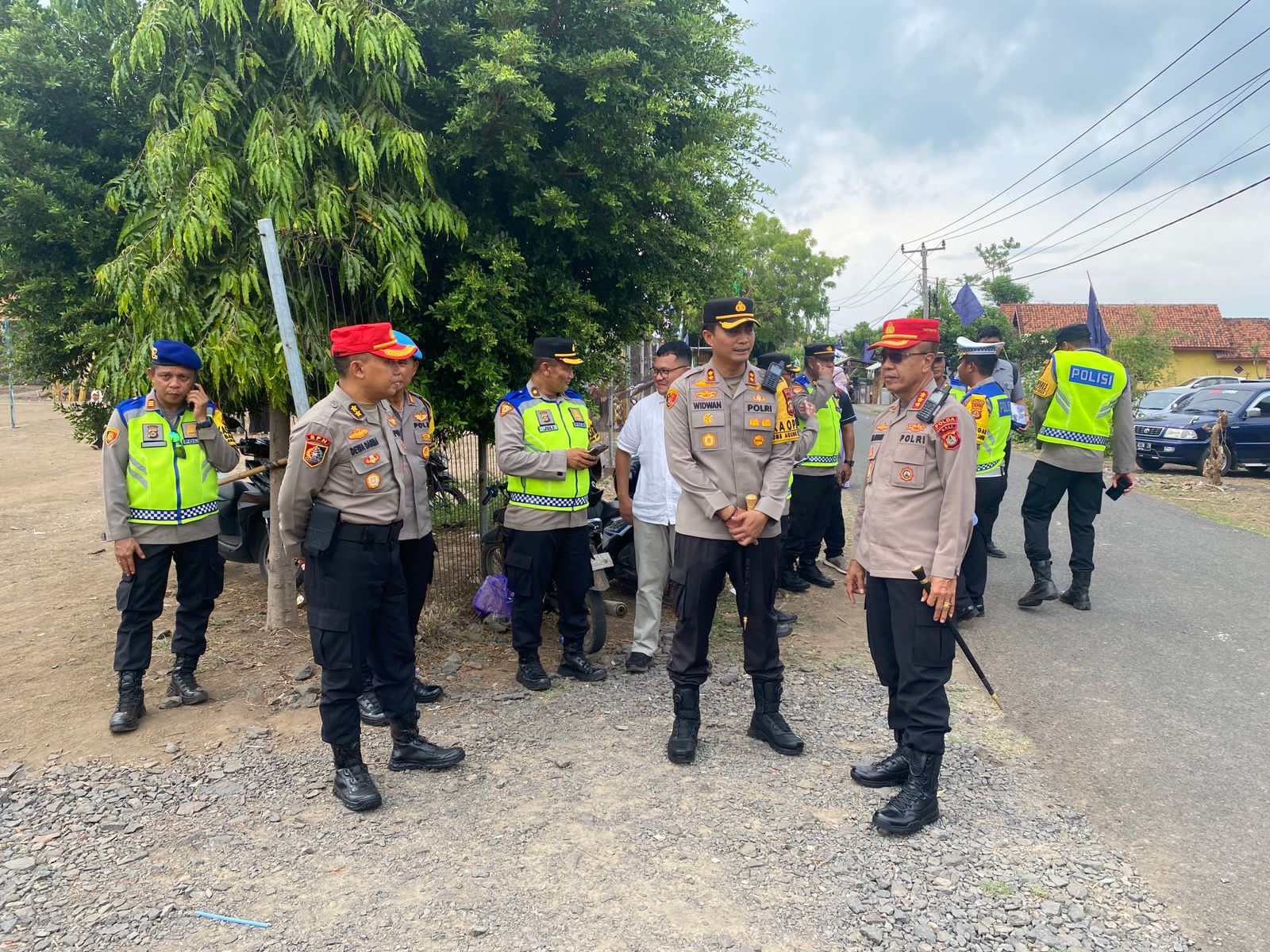Dokumentasi dari - Polres Buleleng Pengamanan Kampanye Terbuka Cawapres Muhaimin di Desa Sumberkime Grokgak