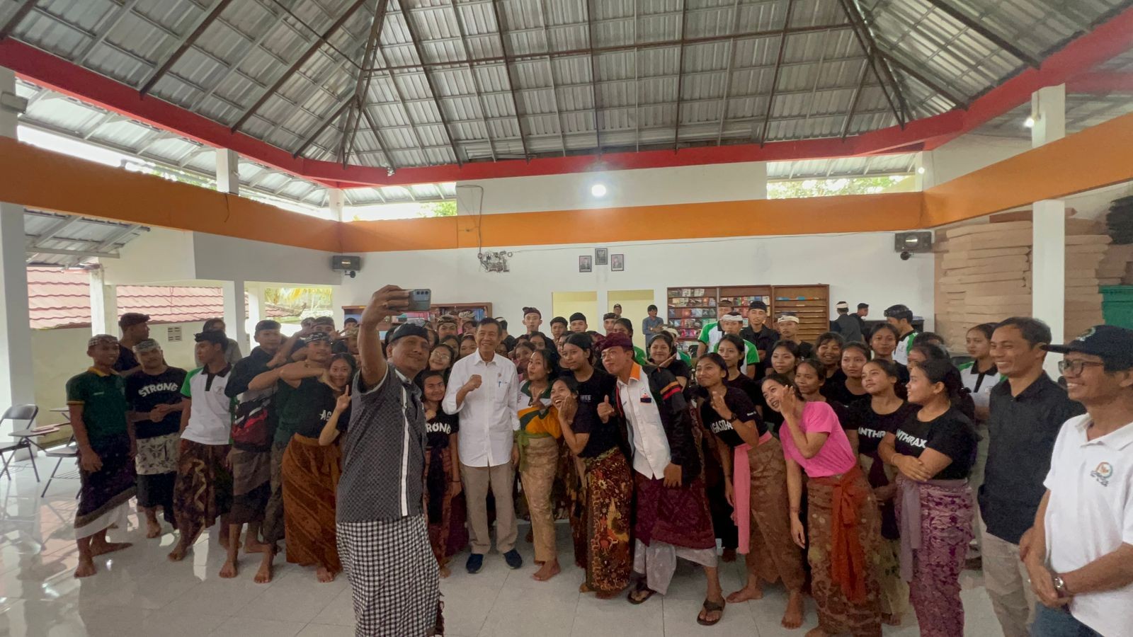 Dokumentasi dari - Mangku Pastika - GPS, Pasraman Astika Dharma Terima Siswa Kurang Mampu