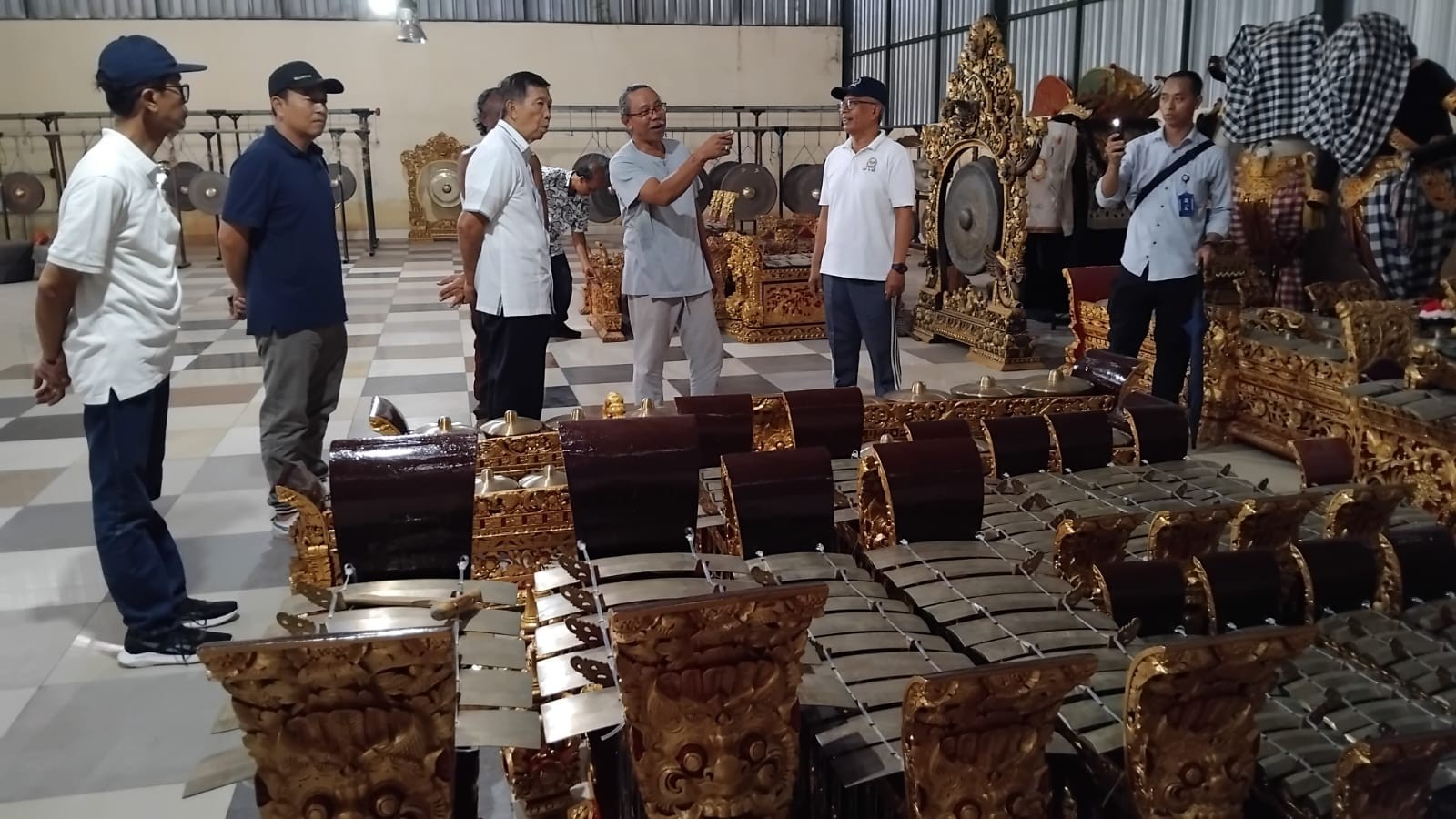 Dokumentasi dari - Kagumi Gamelan Bali, Mangku Pastika akan Pertemukan Maestro JM Wayan Pager dan Nyoman Nuarta