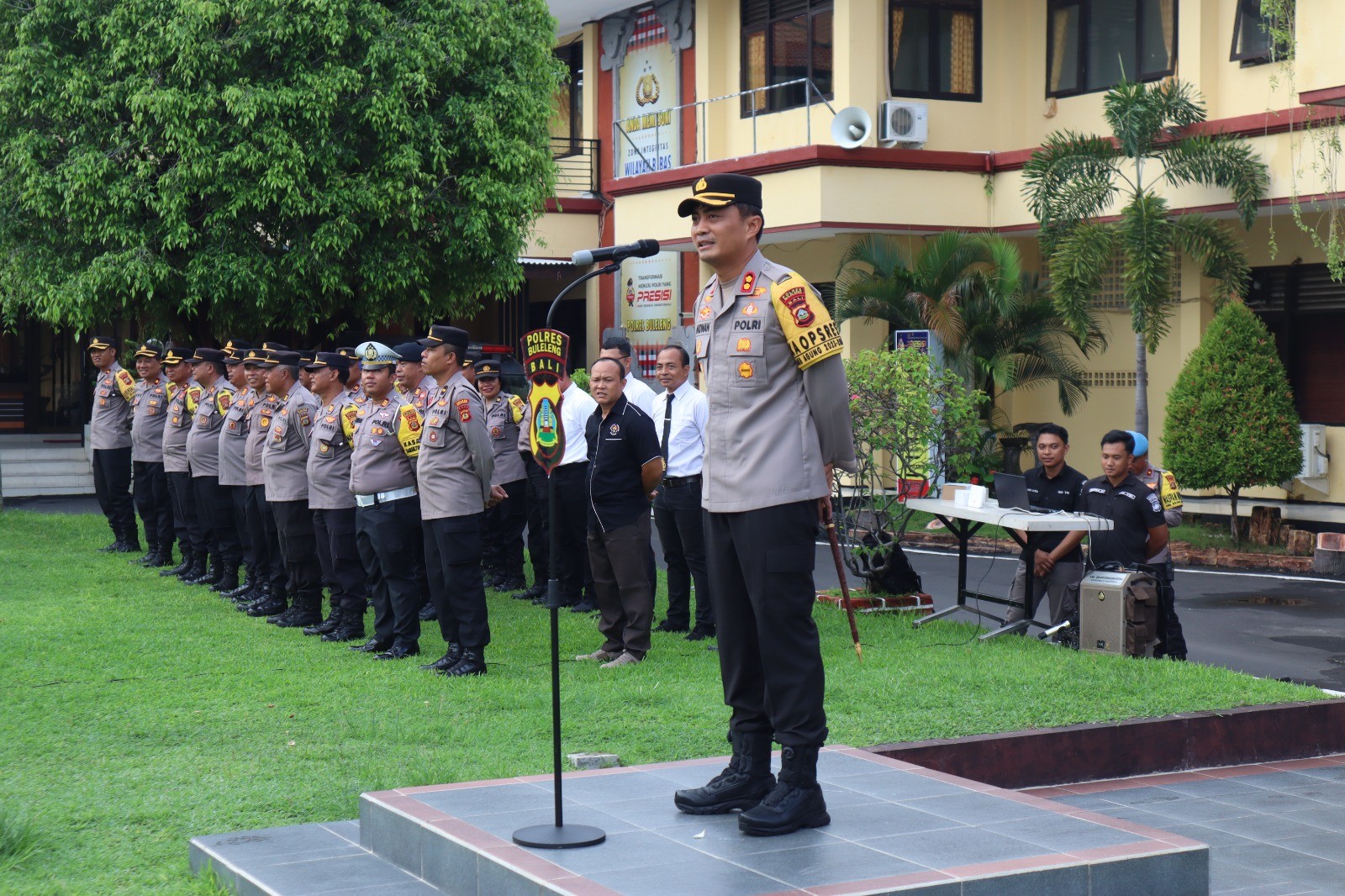 Dokumentasi dari - Kapolres Buleleng Tekankan Pegang Teguh Tri Brata Dan Catur Prasetya Polri 