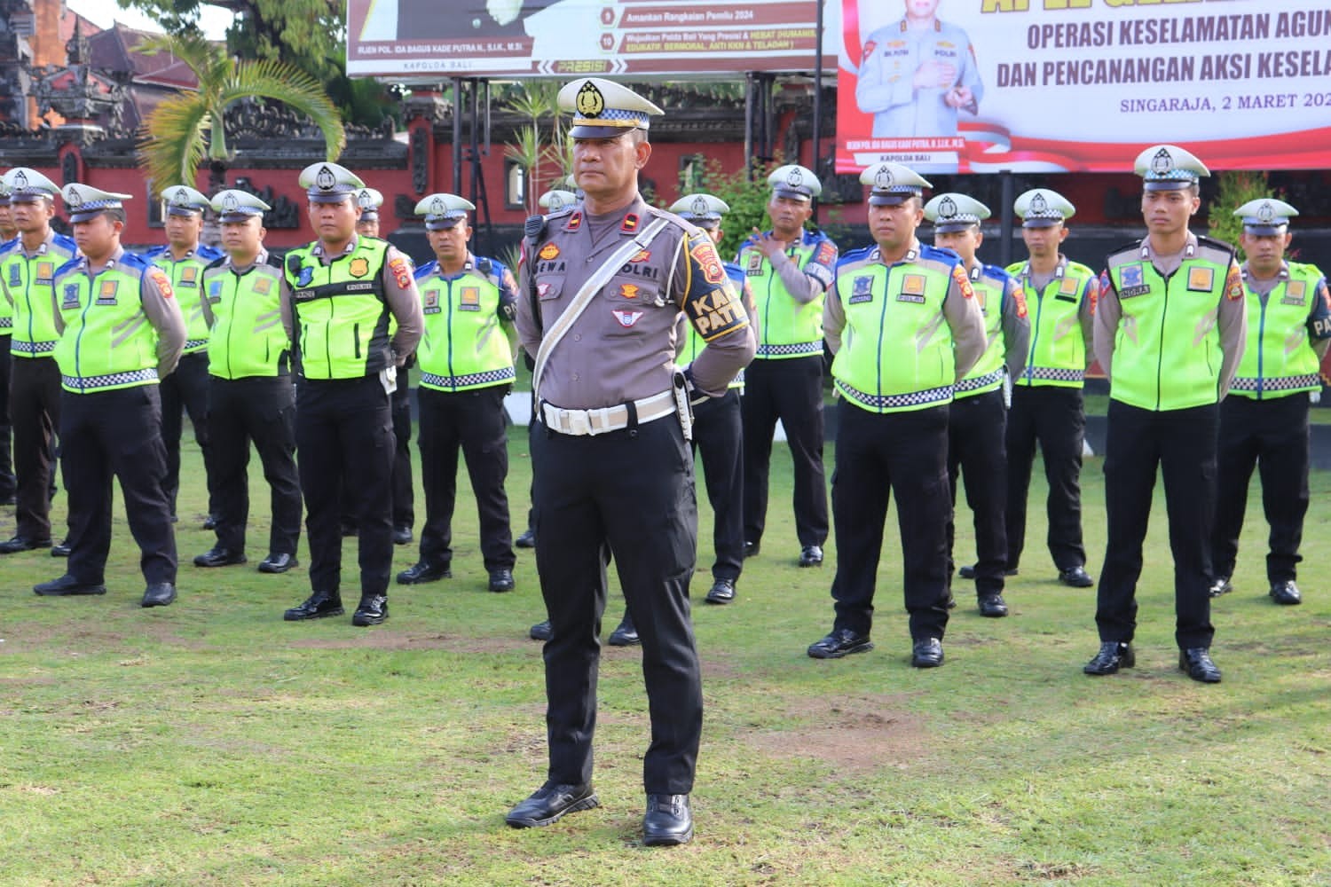 Dokumentasi dari - Polres Buleleng Apel Gelar Pasukan Ops Keselamatan Agung Tahun 2024