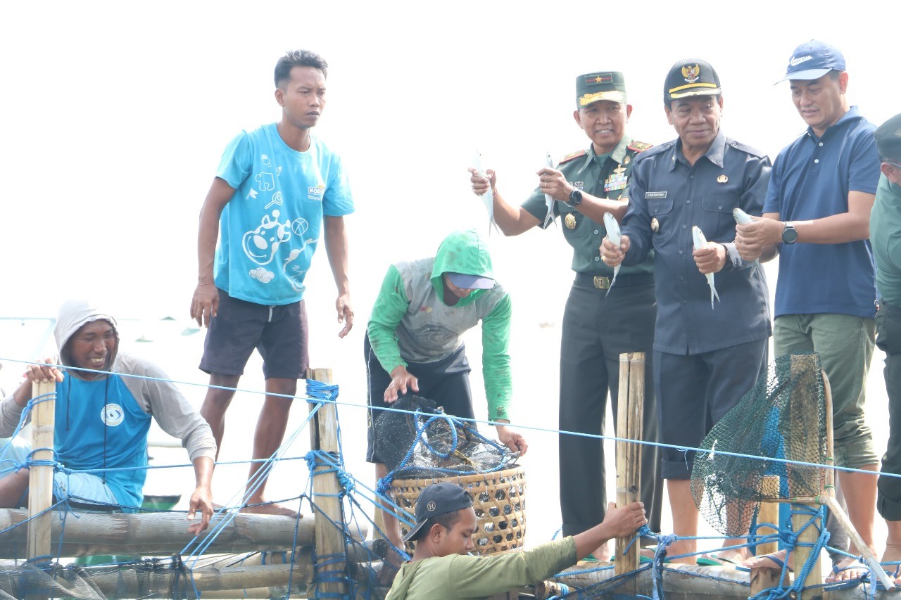 Dokumentasi dari - Pj Bupati Lihadnyana Optimis Pembudidayaan Ikan Bandeng Tingkatkan Ekonomi Masyarakat Buleleng