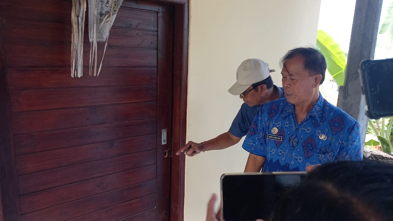 Dokumentasi dari - Seperangkat Gong Bleganjur Raib di Pura Kawitan Pasek Gelgel Desa Anturan Buleleng