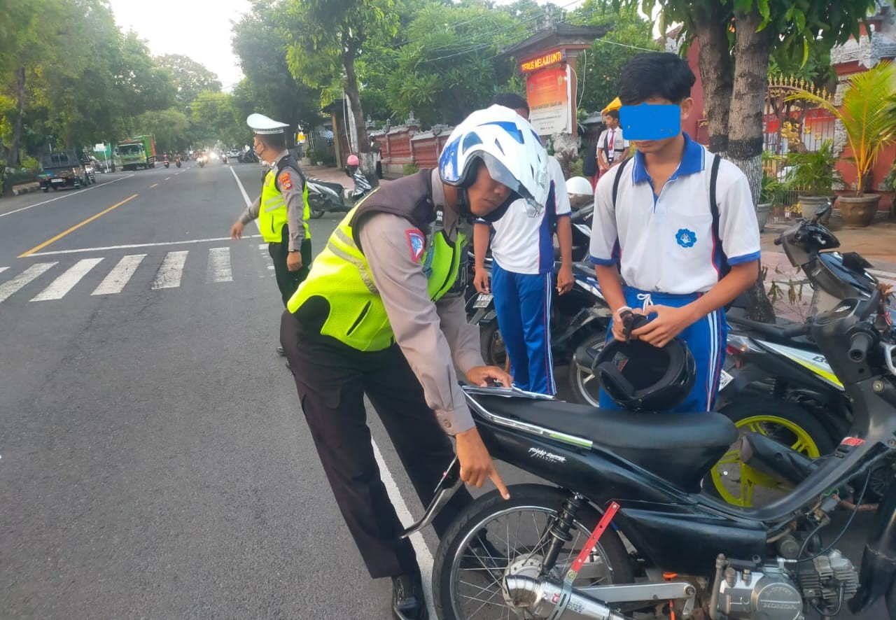 Dokumentasi dari - Ribuan Pelanggar Ditindak di Buleleng Selama Operasi Keselamatan Agung 2024
