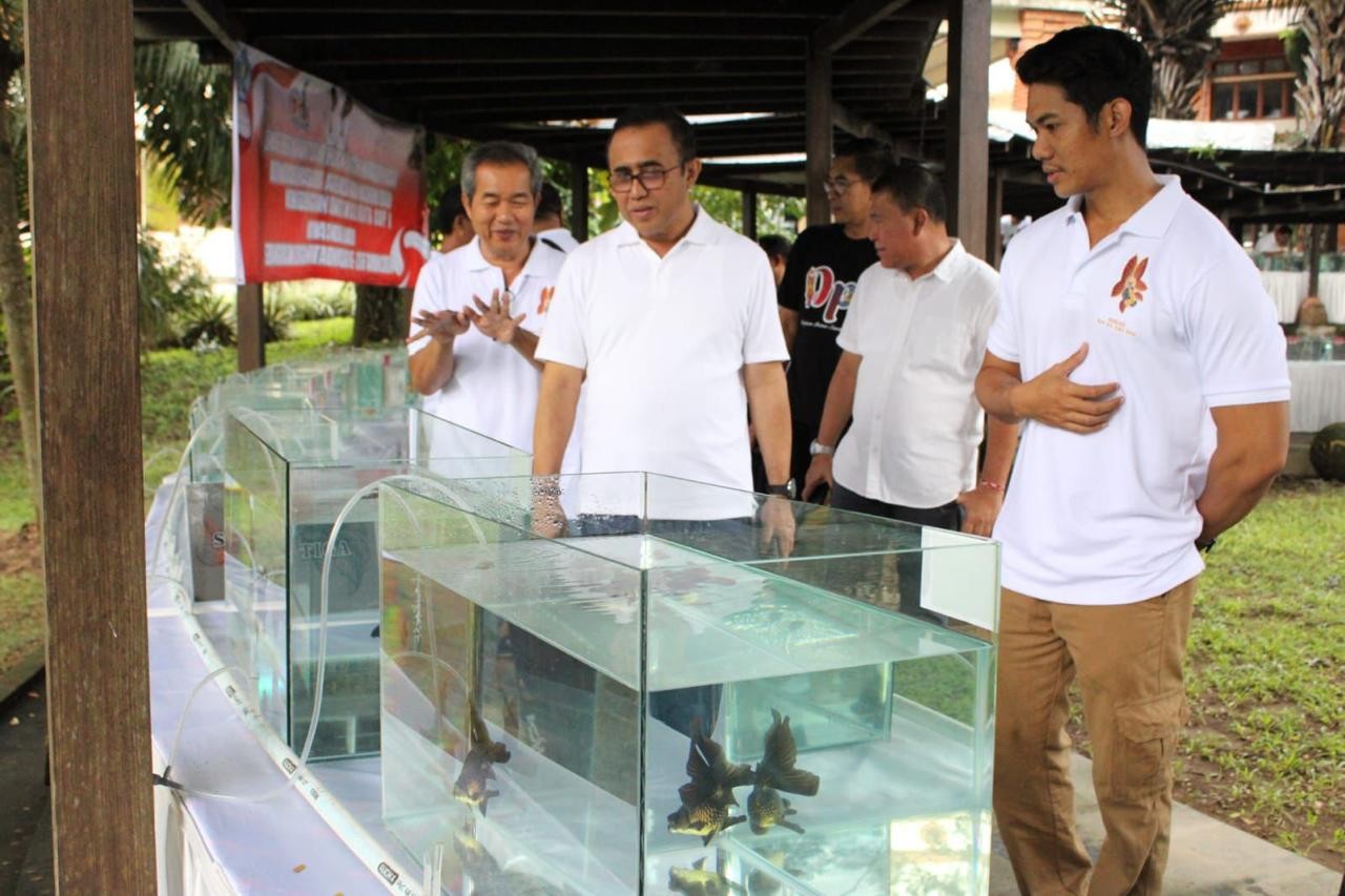 Dokumentasi dari - Walikota Jaya Negara Buka Kontes Ikan Mas Koki Bali Walikota Cup I