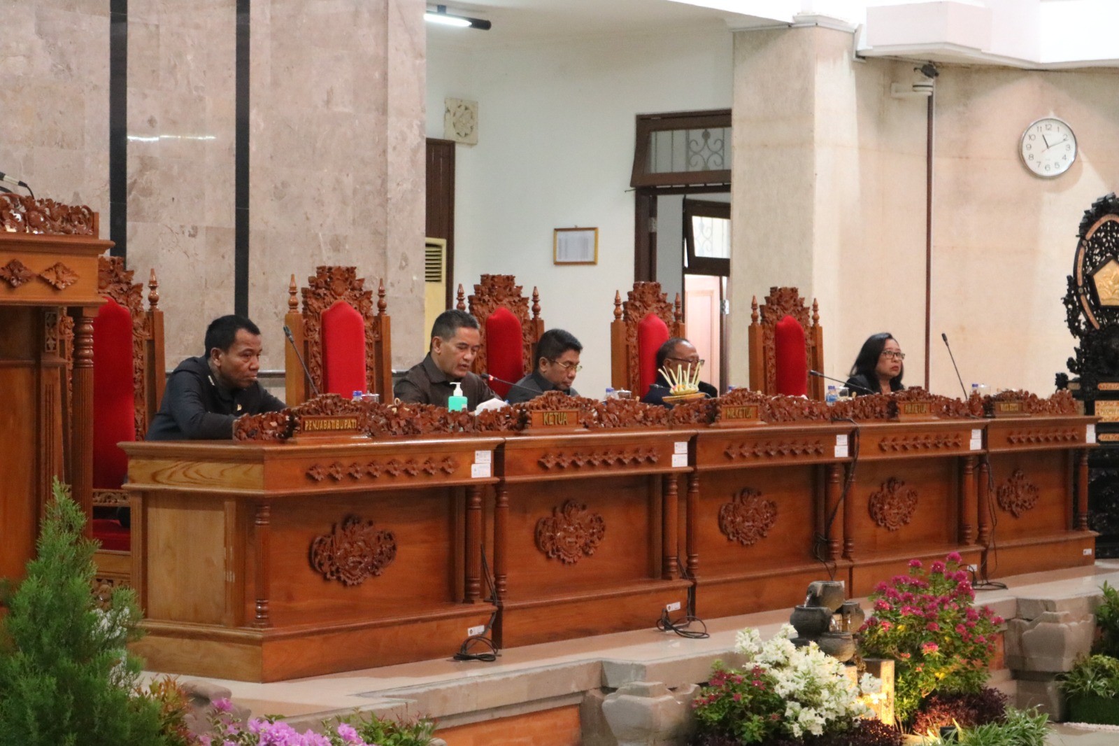 Dokumentasi dari - Ketua DPRD Buleleng Gede Supriatna Pimpin Rapat Paripurna Dengan Agenda Penyampaian LKPJ Bupati 2023