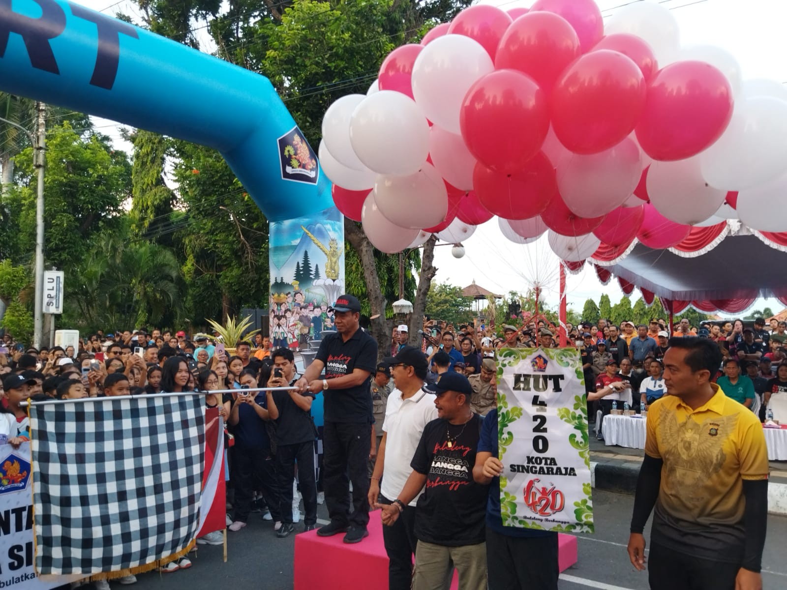 Dokumentasi dari - Ribuan Masyarakat Buleleng Ikuti Jalan Santai HUT Kota Singaraja ke-420