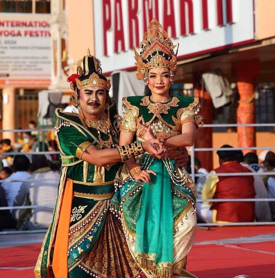 Dokumentasi dari - Shantisena Ashram Gandhi Puri Tampilkan Rama Sita Nusantara di India