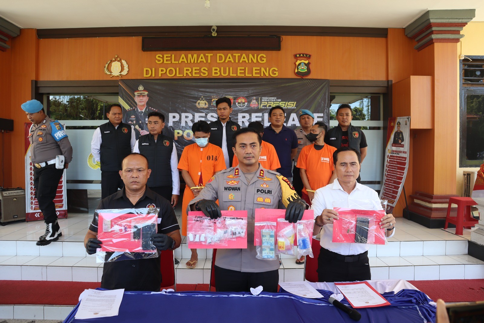Dokumentasi dari - Kapolres Buleleng Memburu Pelaku, Pemakai Maupun Pengedar Narkoba 