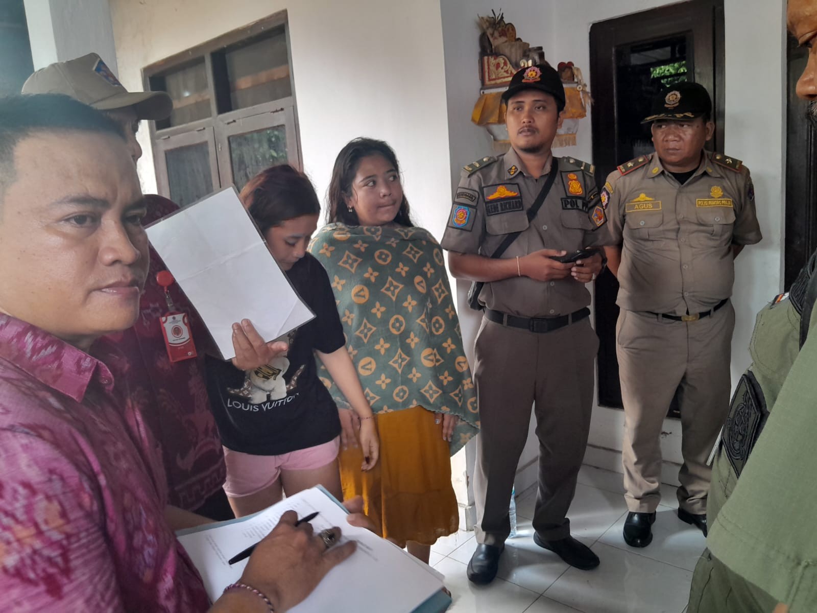 Dokumentasi dari - Satpol PP Kab.Buleleng Melaksanakan Pendataan Penduduk Pendatang