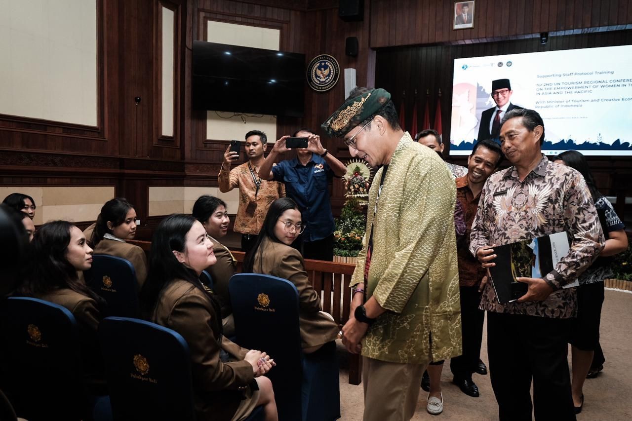 Dokumentasi dari - Menparekraf Sandiaga Jadi Super Mentor Bagi LO dari Poltekpar Bali, Terpilih di UN Tourism Regional Conference