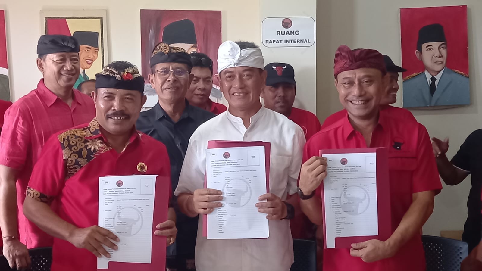 Dokumentasi dari - Pilkada 2024, Ketua DPRD Buleleng Supriatna Ambil Formulir Mendaftar sebagai Balon Bupati Buleleng  