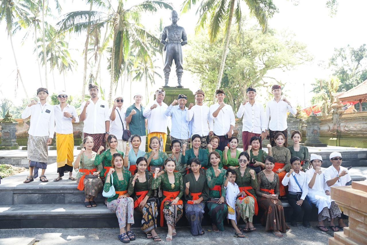 Dokumentasi dari - Pemasangan Patung Rampung, Wisata Sejarah Monumen I Gusti Ngurah Rai Dukung Dewi Carangsari Badung