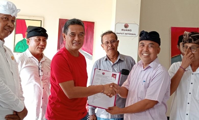 Dokumentasi dari - Dewa Nyoman Sukrawan Lagi Daftar Balon Bupati Lewat PDIP Buleleng