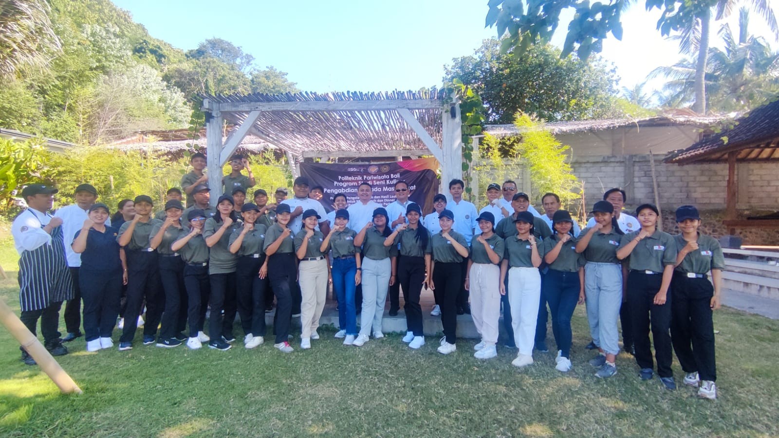 Dokumentasi dari - Tingkatkan Potensi Pariwisata, Poltekpar Bali Inisiasi Pelatihan Kuliner Berbasis Hasil Laut di Desa Bugbug, Karangasem 