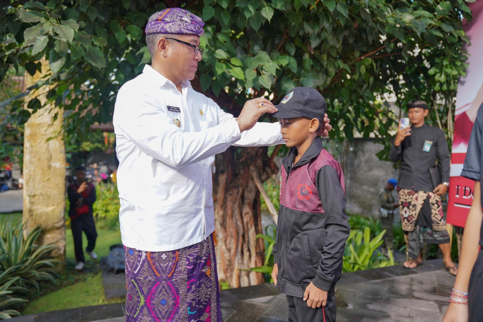 Dokumentasi dari - Dewa Tagel Wirasa Lepas Atlet dan Official Kontingen Porjar Gianyar