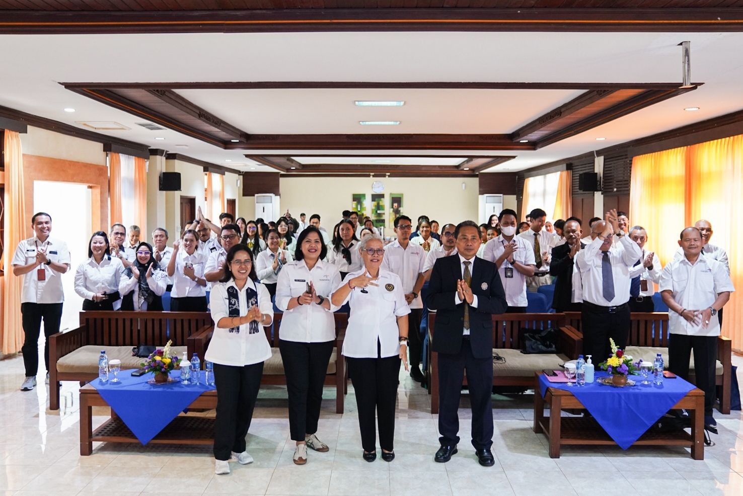 Dokumentasi dari - Kemenparekraf Tingkatkan Kemampuan Komunikasi Publik Mahasiswa Poltekpar Bali 