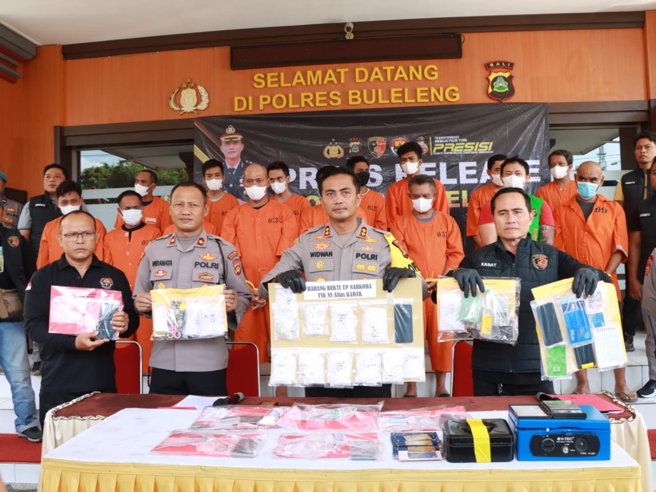 Dokumentasi dari - Ops Antik Agung 2024, Bhayangkara Goak Polres Buleleng, Bekuk 15 Pelaku Kejahatan Narkoba